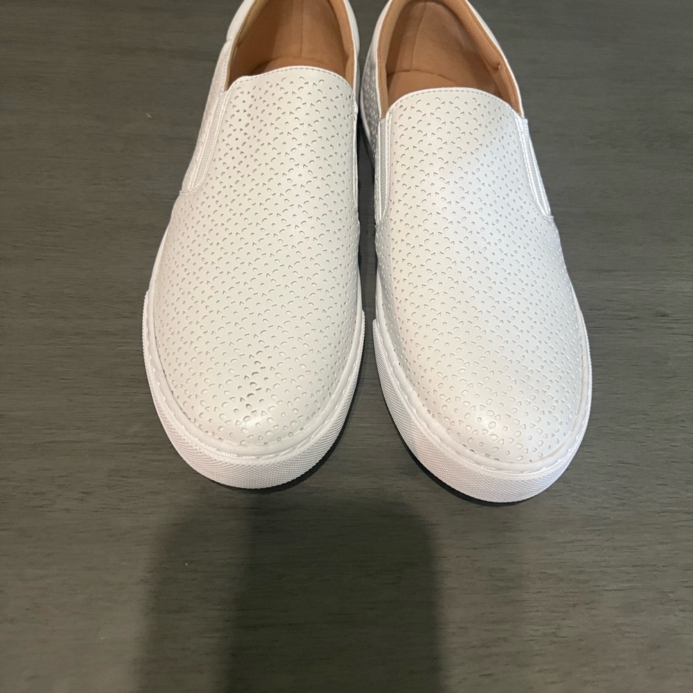 Easy Spirit White Slip-On Shoes with Textured Fabric and Cushioned Sole